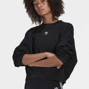 Adidas Essentials Fleece Crew Sweatshirt, oversized cropped, black, sz xs
